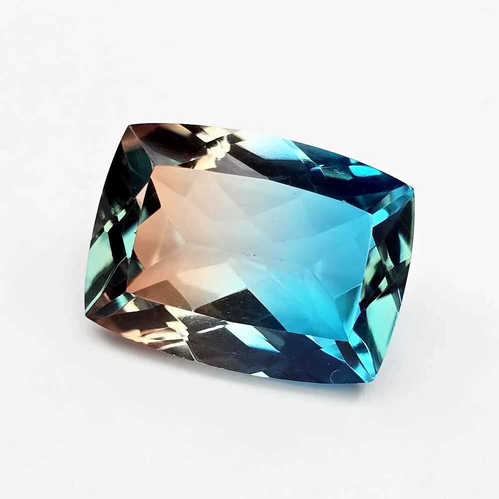 Natural Quartz Doublet, Peach & Blue Bi-Color, 10.91 ct, 16x12mm